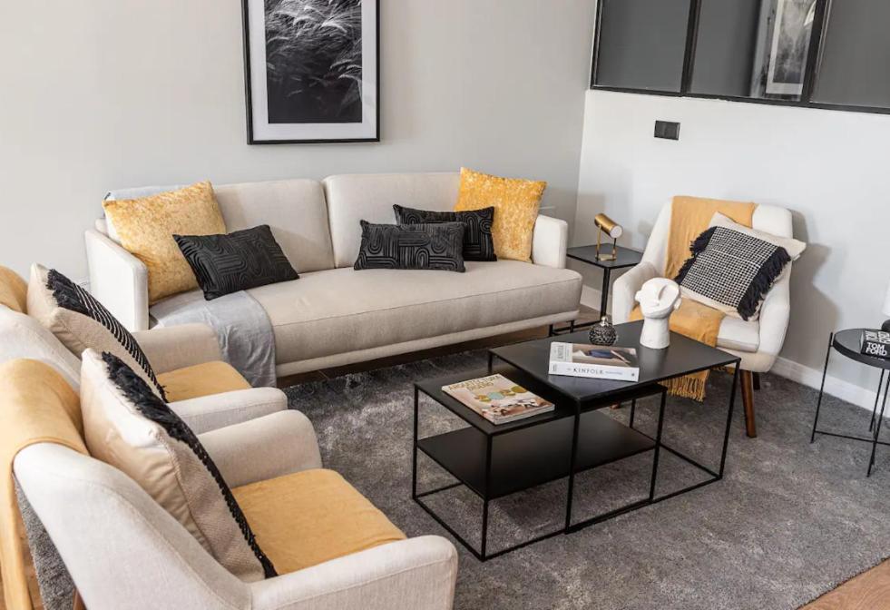 Totec Ventures Apartment Madrid Luaran gambar